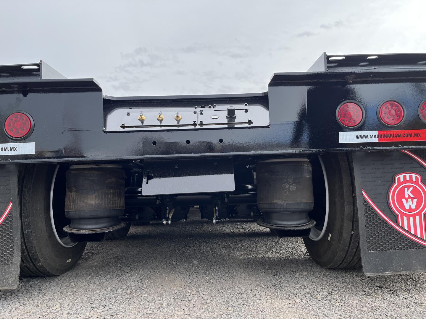 ./imagenes/INVOICE/2019/16959/LOW BOY LOAD KING 554SS (39).JPG